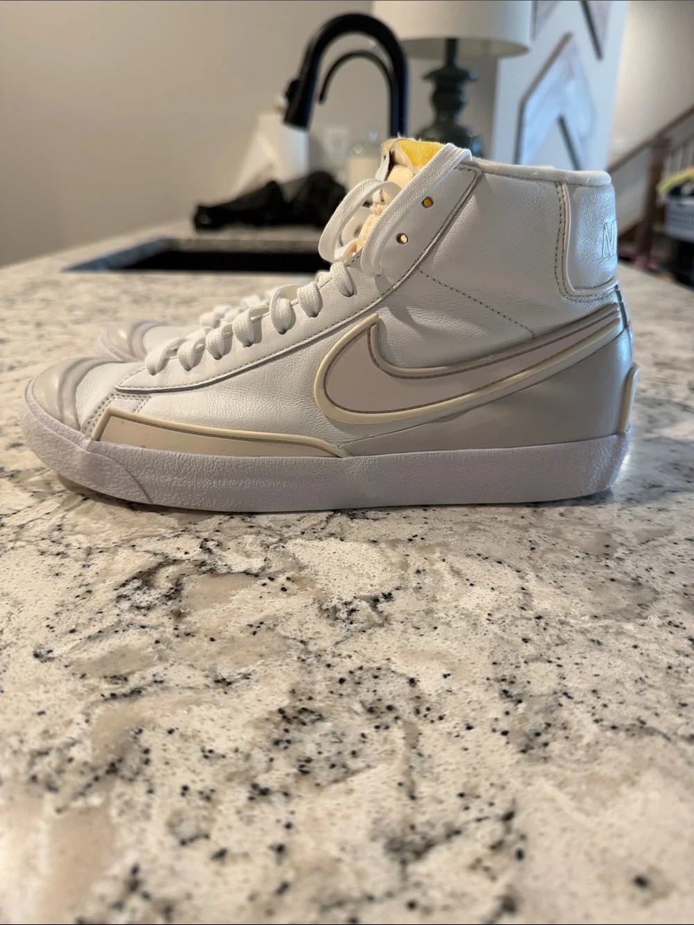 Nike clean mid